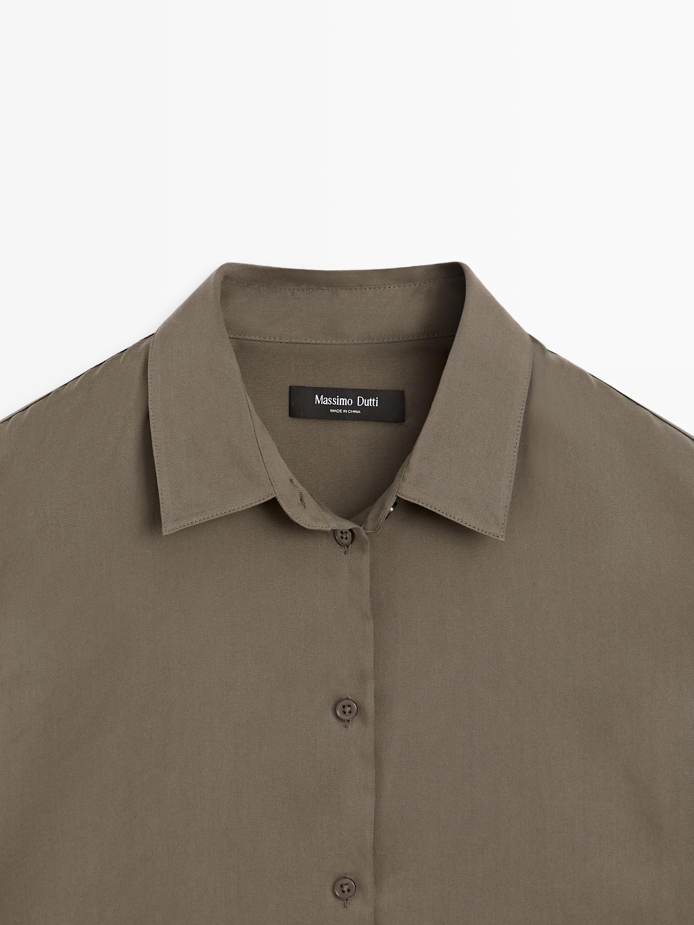 Flowing shirt with collar